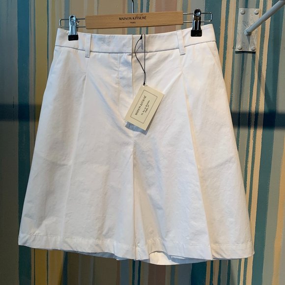 Maison Kitsune 2 Pleat Bermuda Short - Picture 2 of 3